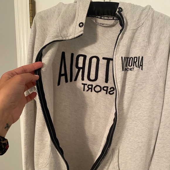VICTORIAS SECRET Full Zip Sweatshirt 🤍 Size Small - Picture 2 of 7
